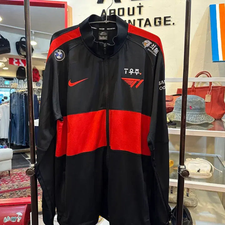 [BUNJANG] T1 Faker 2022 Season Windbreaker Jersey with Faker Marking - Size 3XL / 2022시즌 페이커 T1 유니폼 바람막이 져지 (페이커 마킹) 3XL