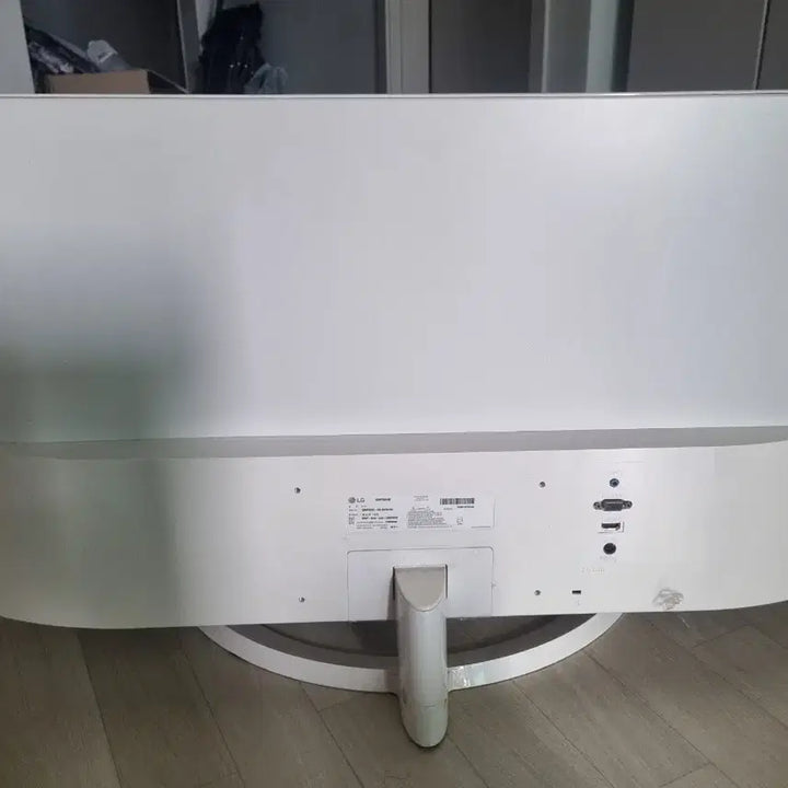 [BUNJANG] LG 32-inch IPS Monitor (Model: MP58HQ) / LG 32인치 모니터 MP58HQ