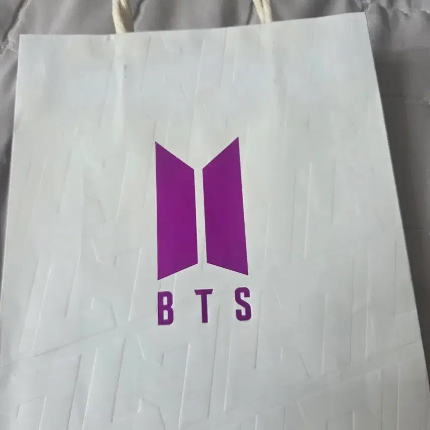 [BUNJANG] BTS x Baskin Robbins Keychain / 방탄소년단 배스킨라빈스 키링 + BTS 쇼핑백