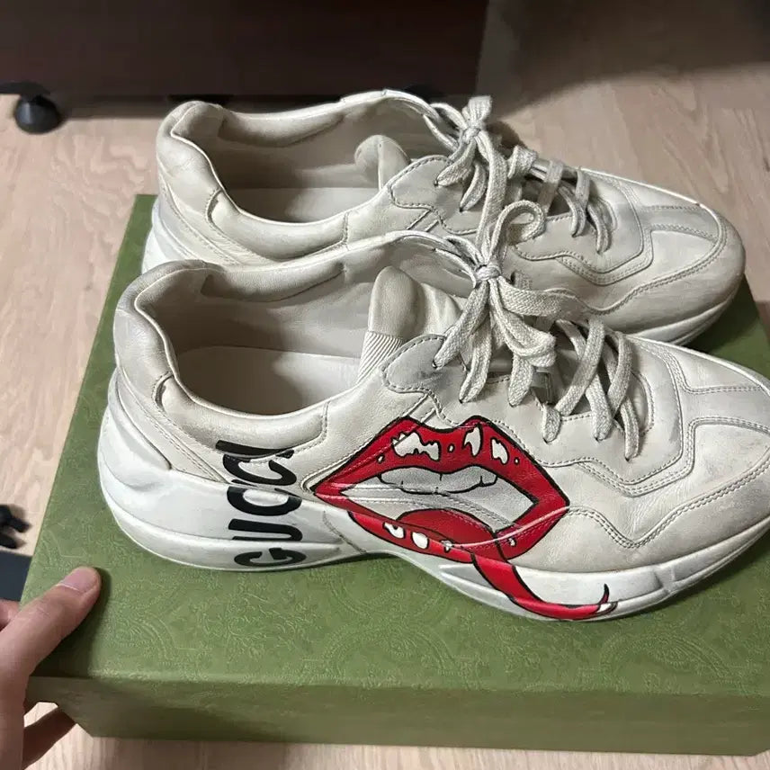 [BUNJANG] Gucci Rhyton Dirty Lips Sneakers / 구찌 라이톤 더티립스 280
