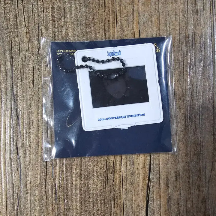 [BUNJANG] Super Junior Super Records Slide Keychain Eunhyuk Version / 슈퍼주니어 슈퍼레코즈 슬라이드키링 은혁버전 판매 양도합니다