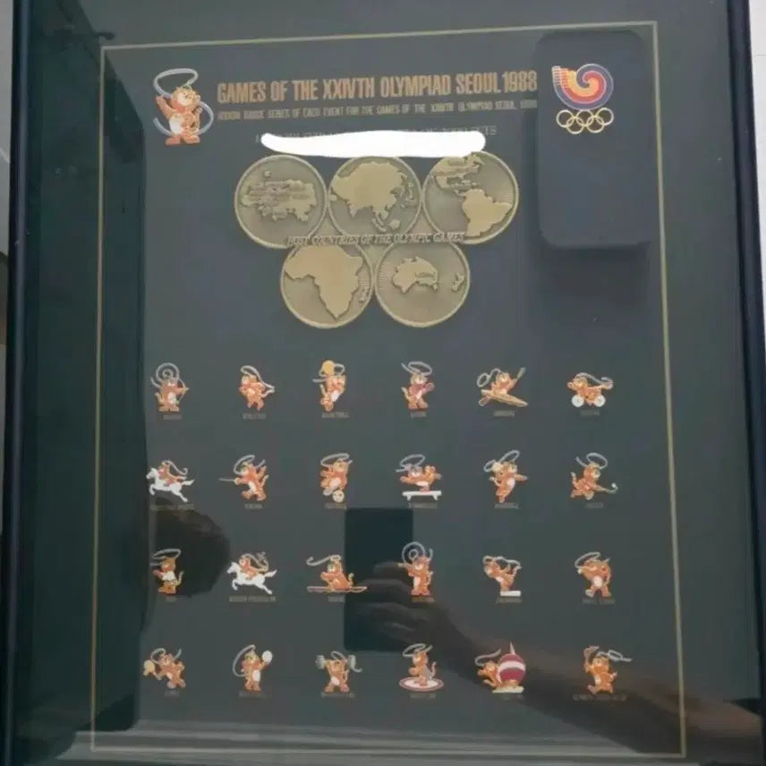[BUNJANG] 1988 Seoul Olympics Hodori Badge Set with Frame (26 Types) / 88 서울 올림픽 호돌이 뱃지 26종 액자