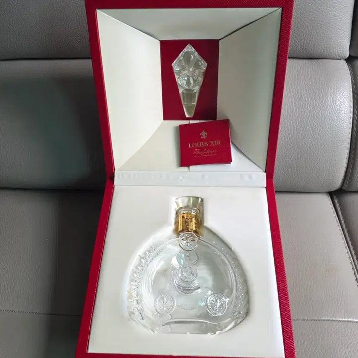 [BUNJANG] Louis XIII Remy Martin Cognac Empty Bottle / 루이 13세 레미 마틴 코냑 위스키 공병