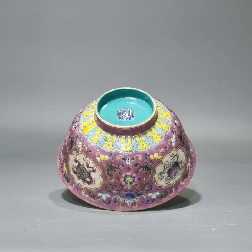 [BUNJANG] Qianlong Period Celadon Porcelain Vase with Eight Treasures and Flower Motif / 대청건륭년제 분채법랑 팔보화훼문 완. 지름 16 높이 7.8