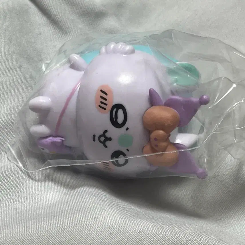 [BUNJANG] Chiikawa x Sanrio Collaboration Kuromi Momonga Figure / 치이카와&amp;산리오 콜라보 피규어 쿠로미 모몽가