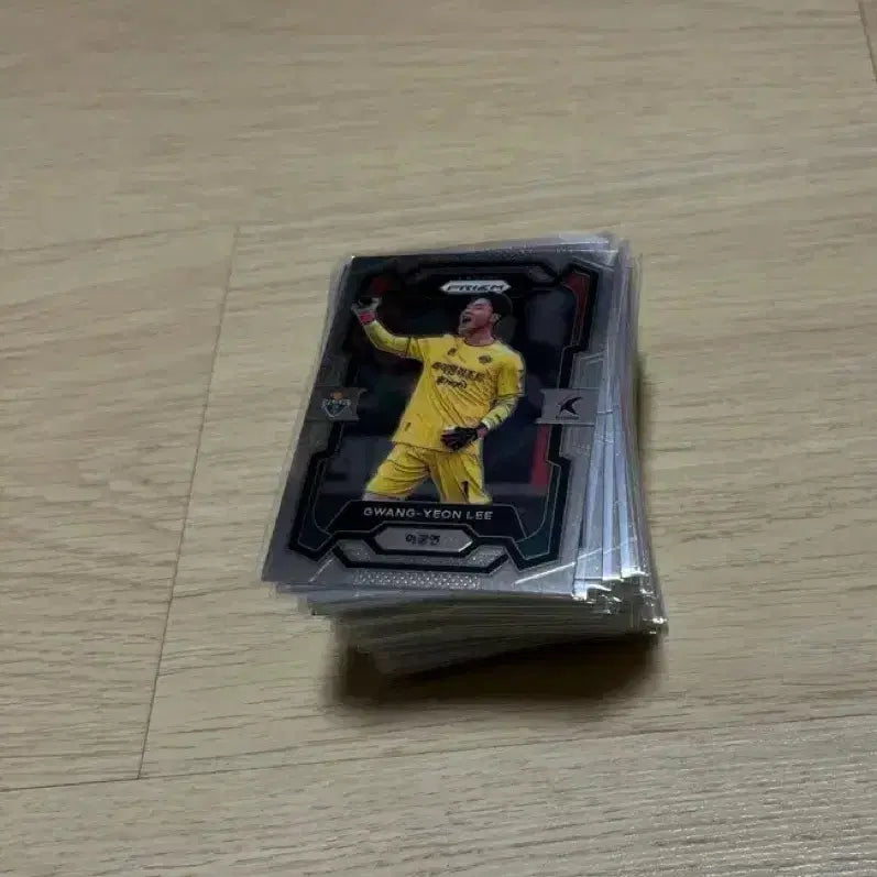 [BUNJANG] Panini Prism K League Gangwon FC Soccer Card Bundle Set (66 Cards) / 2024 k리그 파니니 프리즘 강원fc 축구카드 66장 일괄