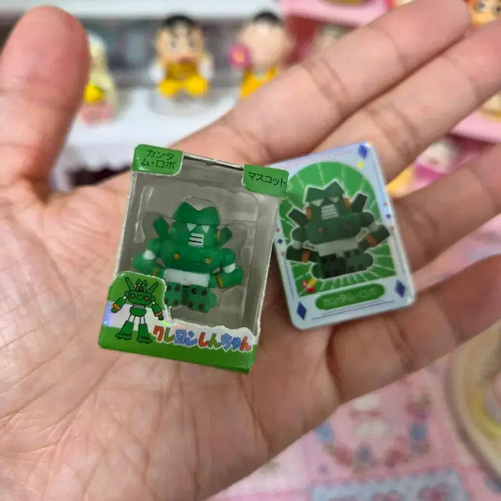 [BUNJANG] Crayon Shin-chan Gundam Robot Rice Grain Figures with Storage Case / 짱구 건담로봇 쌀알 피규어 + 쌀알피규어함
