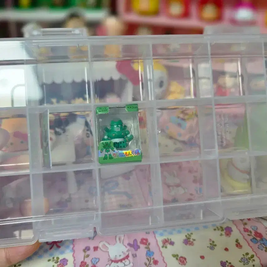 [BUNJANG] Crayon Shin-chan Gundam Robot Rice Grain Figures with Storage Case / 짱구 건담로봇 쌀알 피규어 + 쌀알피규어함