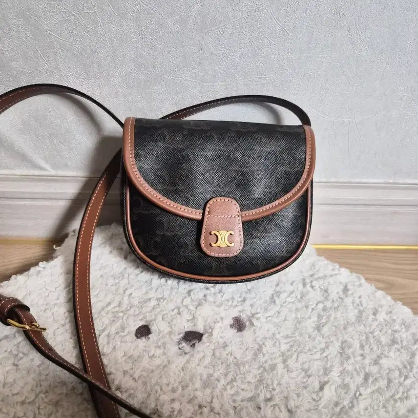 [SOLD OUT] 셀린느미니베사체