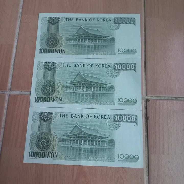 [BUNJANG] Vintage Korean Won Banknotes - 3x 10,000 Won, 2x 1,000 Won, 1x 100 Won, 1x 50 Won / 만원구권3장 천원구권2장외