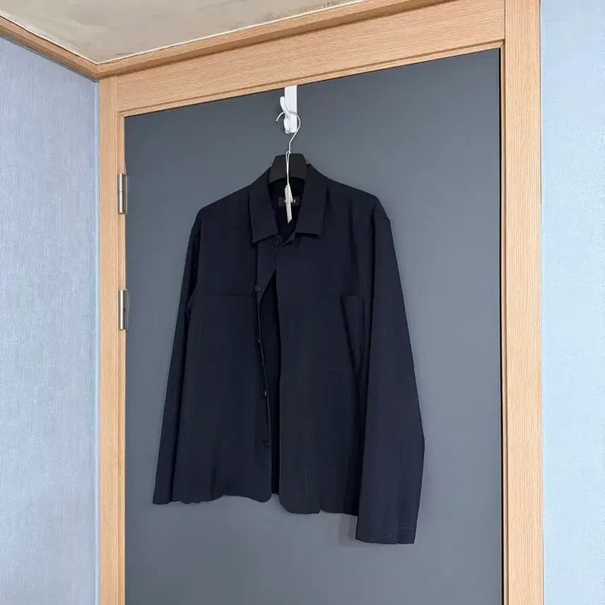 [BUNJANG] TIME HOMME 25FW Poly Drawstring Pocket Shirt Dark Navy / 타임옴므 / 25fw 폴리 드로우스트링 포켓 셔츠 다크네이비 / 105