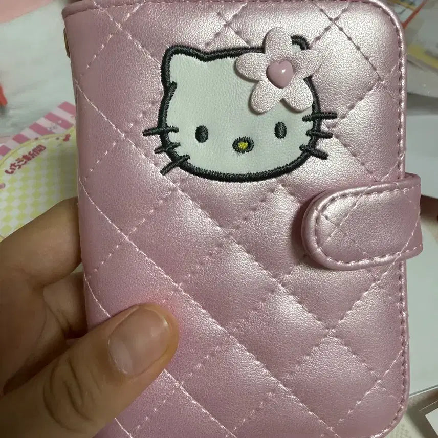 [BUNJANG] Hello Kitty Quilting Photocard Binder / 헬로키티 퀄팅 포카 바인더