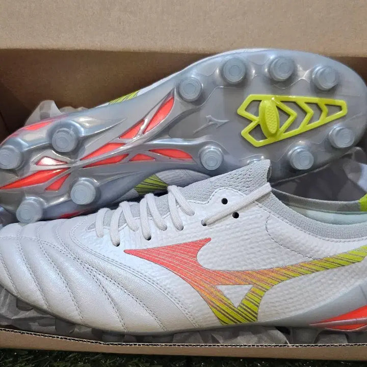 [BUNJANG] Mizuno Morelia Neo 5 Beta Elite MD Prism White Pack Soccer Cleats / [새상품]모렐리아 네오5 베타 엘리트 MD Prism White팩