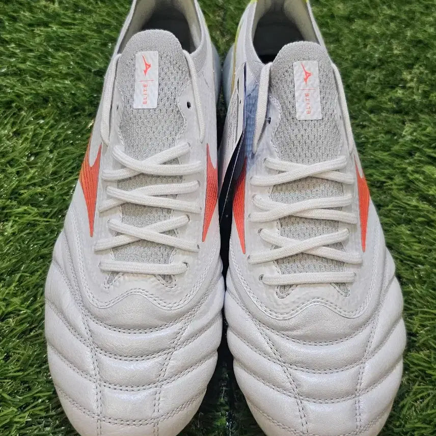 [BUNJANG] Mizuno Morelia Neo 5 Beta Elite MD Prism White Pack Soccer Cleats / [새상품]모렐리아 네오5 베타 엘리트 MD Prism White팩
