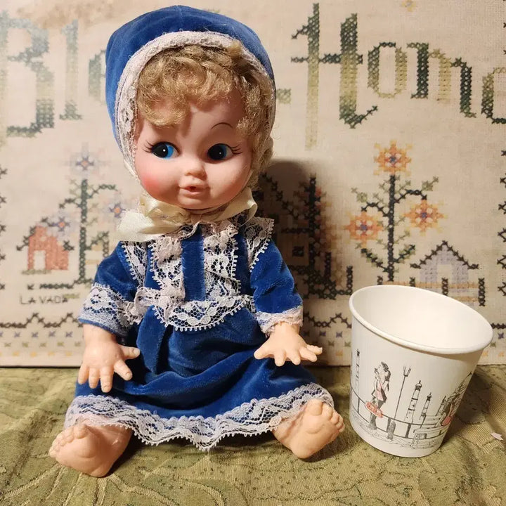 [BUNJANG] Antique Taiwanese Export Doll / 옛날 인형 미국수출 타이완 앉은키21cm 높이26cm