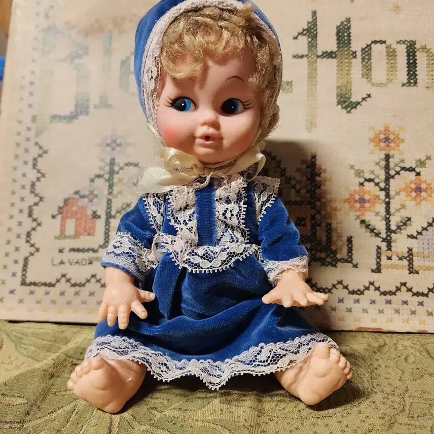 [BUNJANG] Antique Taiwanese Export Doll / 옛날 인형 미국수출 타이완 앉은키21cm 높이26cm