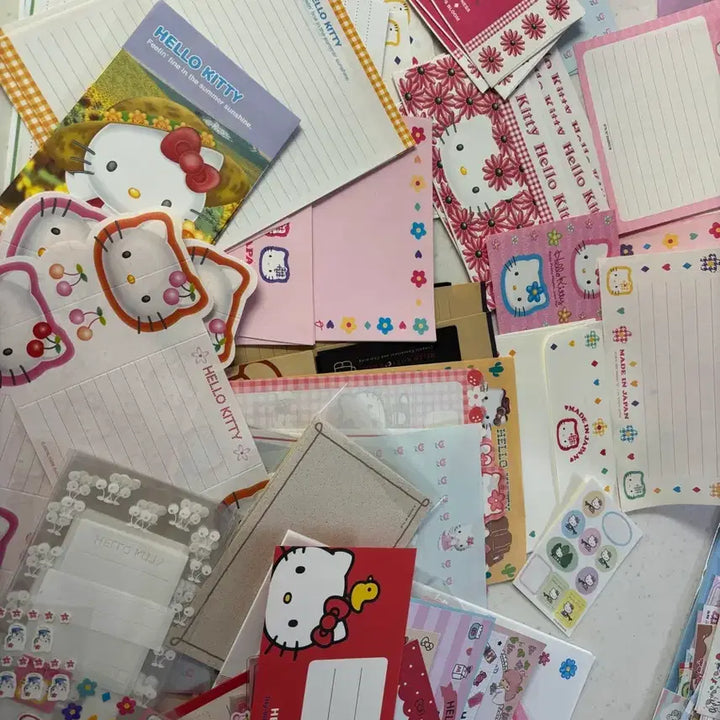 [BUNJANG] Vintage Hello Kitty Stationery &amp; Storage Box Set / 고전 헬로키티 지류 &amp; 보관함