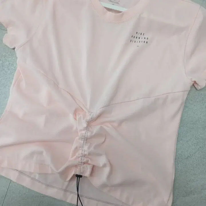 [SOLD OUT] 나이키 런닝 우먼스 드라이핏 런 디비전 반팔 M