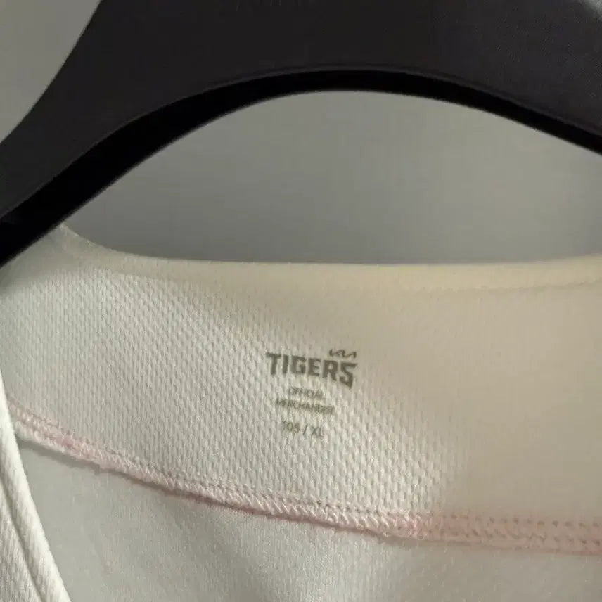 [BUNJANG] Kia Tigers 2025 Tinyping Uniform (Size 105) - Oh Sun-woo / 기아 타이거즈 25 티니핑 유니폼 105 오선우