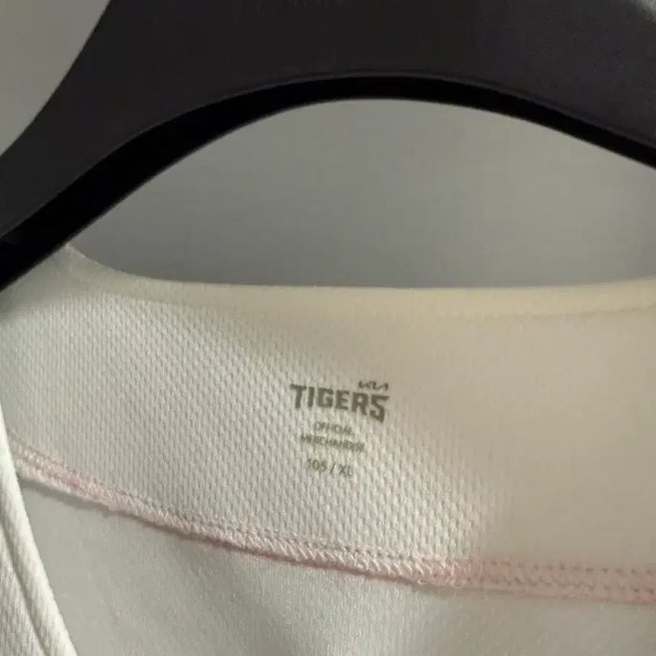 [BUNJANG] Kia Tigers 2025 Tinyping Uniform (Size 105) - Oh Sun-woo / 기아 타이거즈 25 티니핑 유니폼 105 오선우