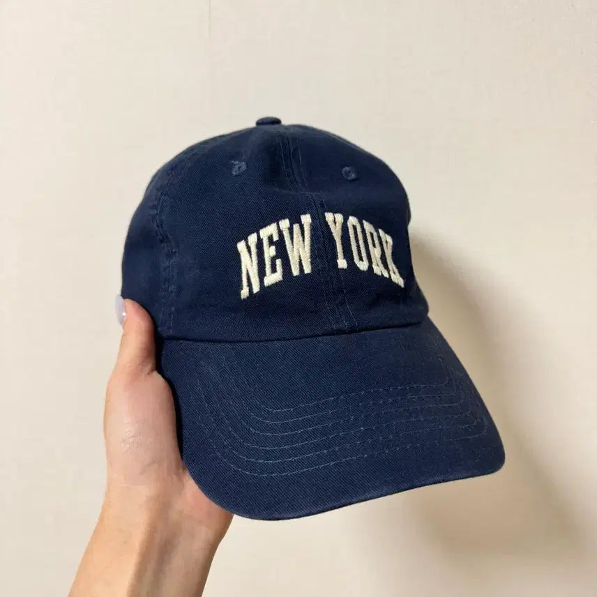 [BUNJANG] Brandy Melville New York Baseball Cap Navy / 브랜디멜빌 모자