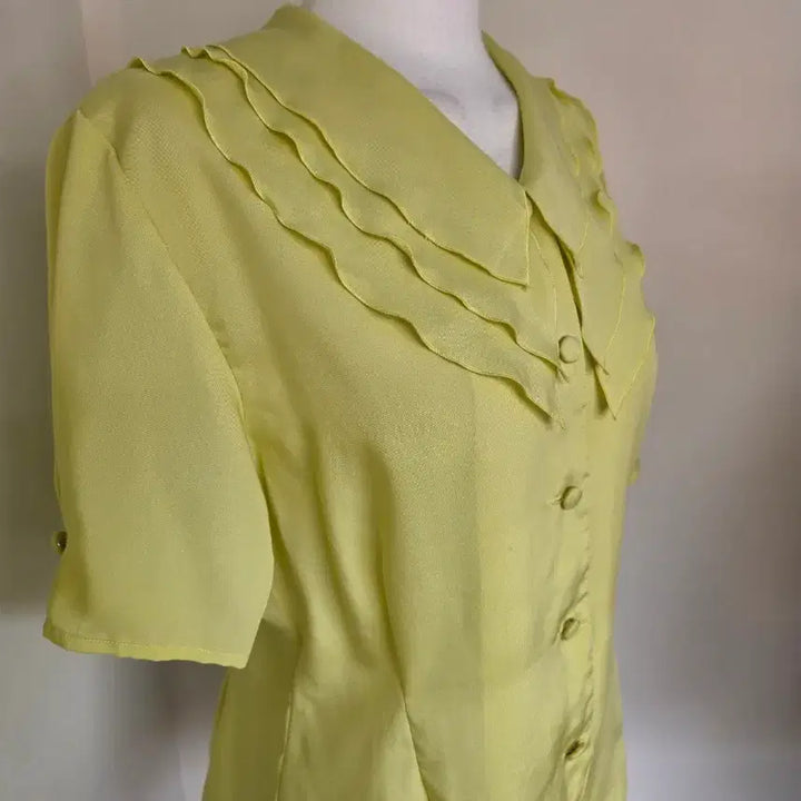 [BUNJANG] Mint Frill Collar Short Sleeve Blouse / 연두 프릴 카라 반팔 블라우스