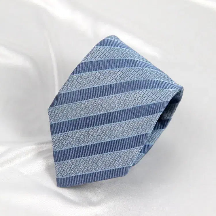 [BUNJANG] Fendi FF Logo Silk Necktie 9.1cm A+ Condition / 펜디 9.1cm A+등급 FF로고 남자 명품 넥타이