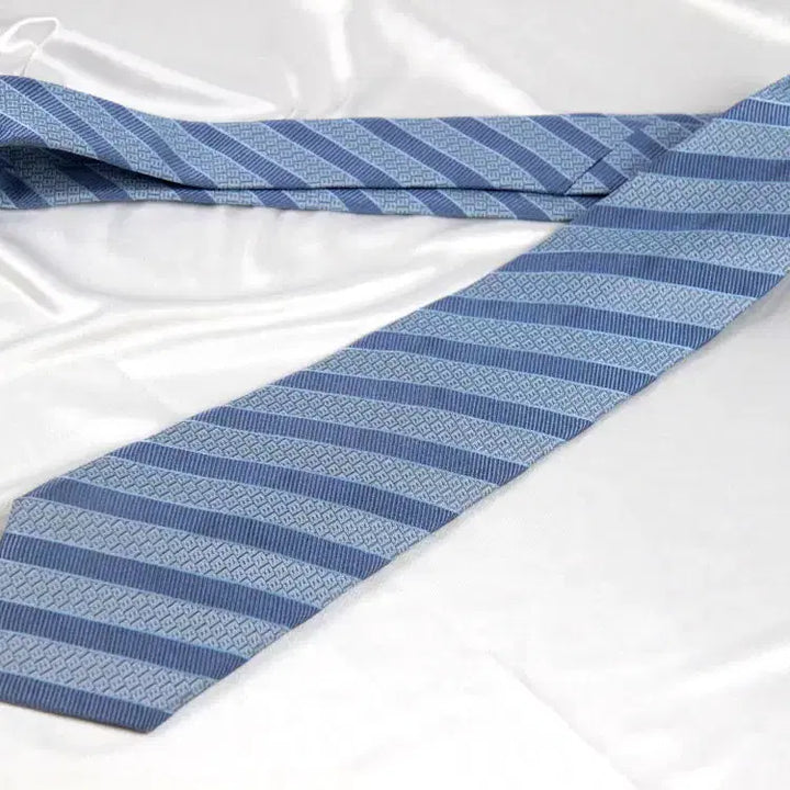 [BUNJANG] Fendi FF Logo Silk Necktie 9.1cm A+ Condition / 펜디 9.1cm A+등급 FF로고 남자 명품 넥타이