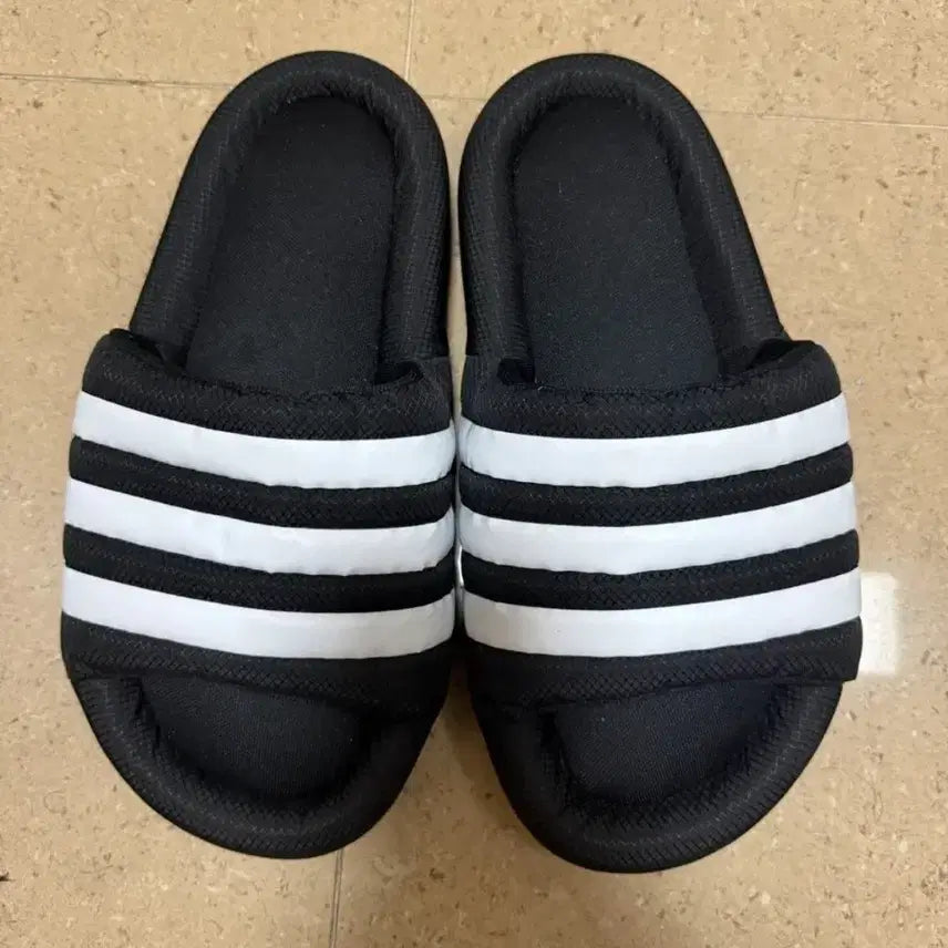 [BUNJANG] Adidas Adilette 24 Slides Black / 아디다스 아딜렛 24 블랙 295mm