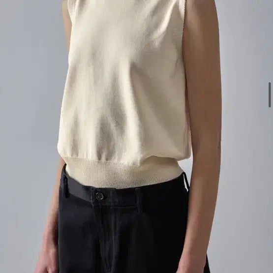[BUNJANG] Facade Pattern Cotton Sleeveless Knit - Ivory / 파사드패턴 코튼 슬리브리스 니트 아이보리