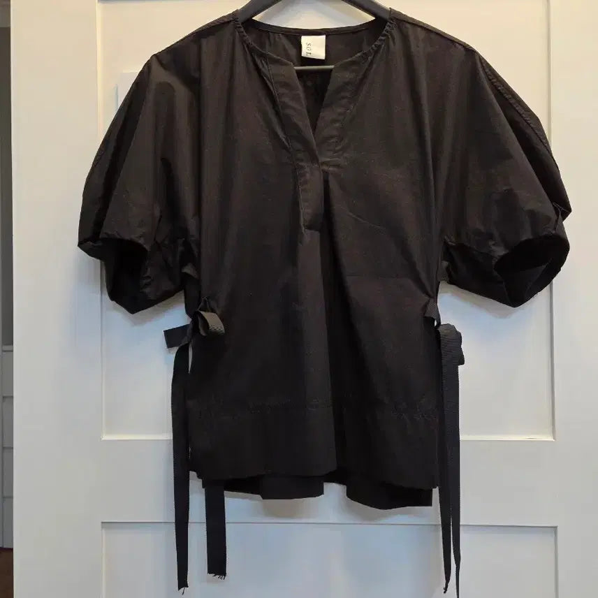 [BUNJANG] Puff Sleeve Blouse / 퍼프 소매 블라우스