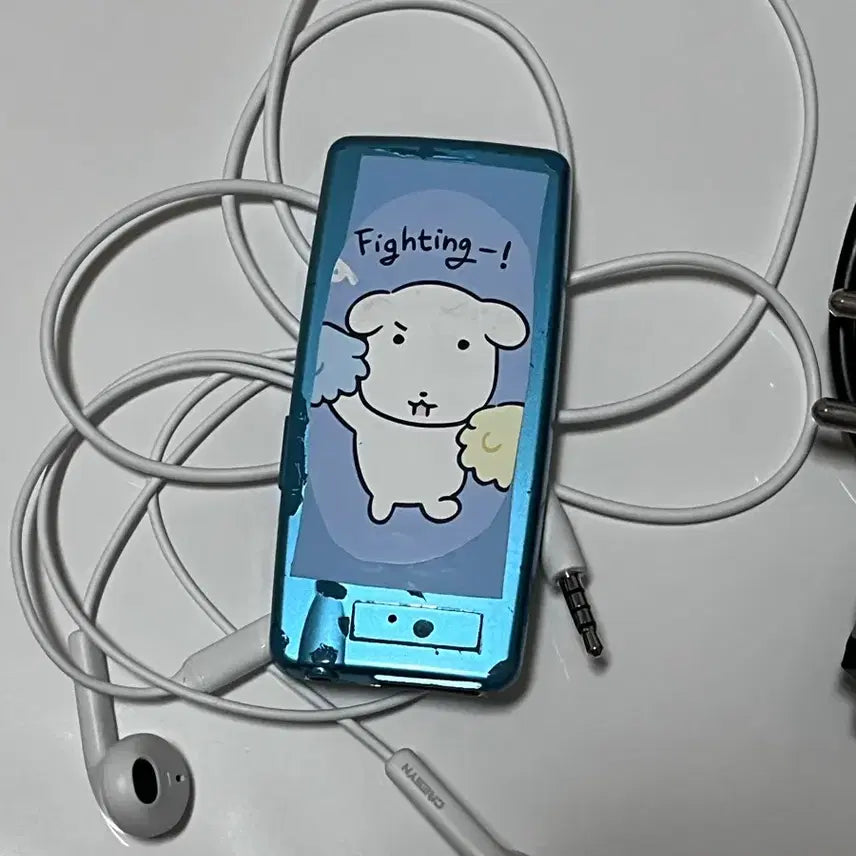 [BUNJANG] Samsung YEPP MP3 Player with Earphones and Charger / 삼성 YEPP MP3 (이어폰, 충전기 포함)