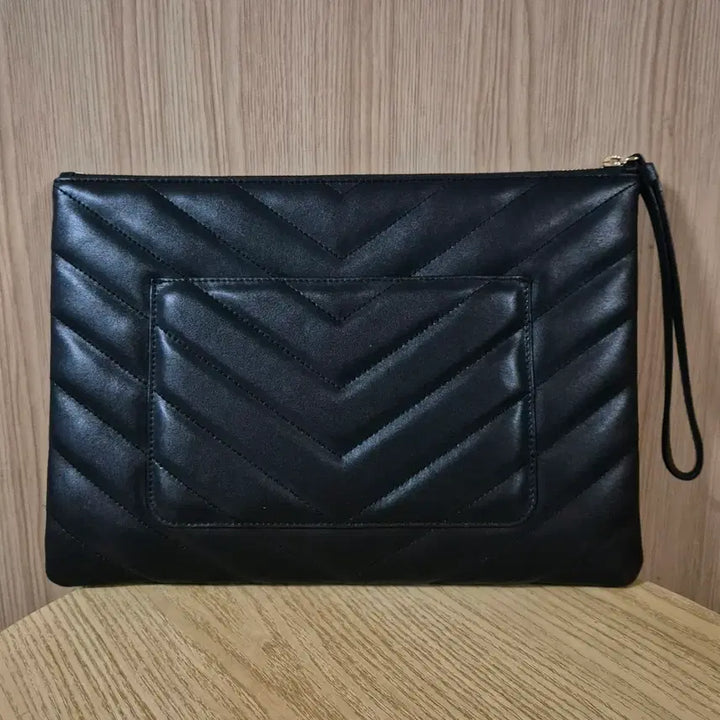 [BUNJANG] JILLSTUART Quilted Logo Clutch Bag - Black / 질스튜어트 클러치백 블랙