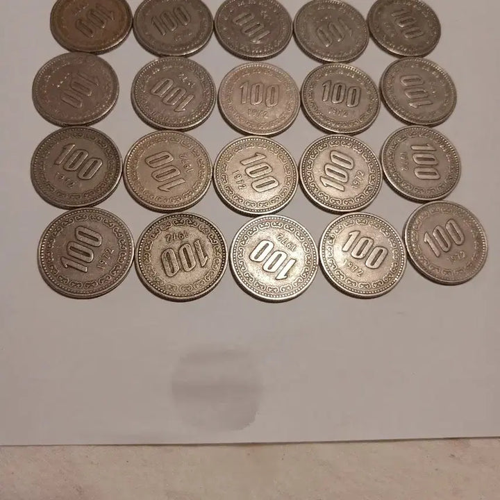 [BUNJANG] 1972 South Korean 100 Won Coins (30 pcs) / 1972년 100원 30개