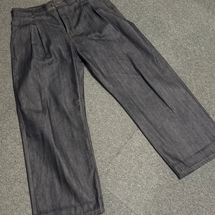 [BUNJANG] Beslow Wide Fit Selvedge Denim Indigo / (34)비슬로우 와이드핏 투턱 셀비지 데님 인디고