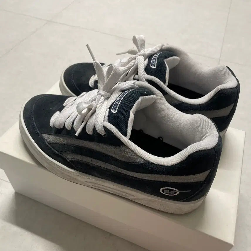 [BUNJANG] VANS Swizzle Fat Tongue Vintage Sneakers US 9 / [US 9] VANS SWIZZLE 빈티지 반스 스위즐 팻텅