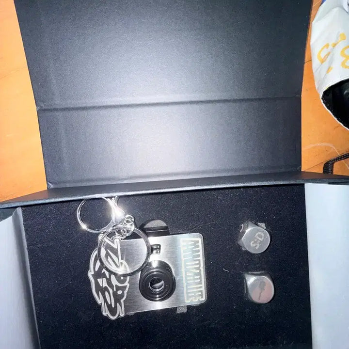 [BUNJANG] Twice Curious Camera Keyring Album / 앤더블 큐리어스 curious 카메라키링 앨범 양도
