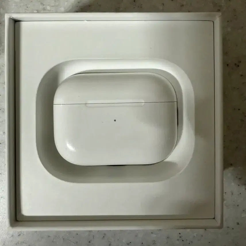 [BUNJANG] Apple AirPods Pro 2nd Gen USB-C / 에어팟 프로 2세대 C타입