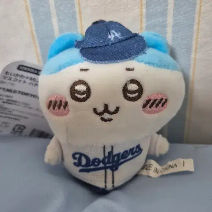 [BUNJANG] Cheekyua x MLB Dodgers Collaboration Plush Toy (New) / 치이카와 x MLB 다저스 인형 새상품