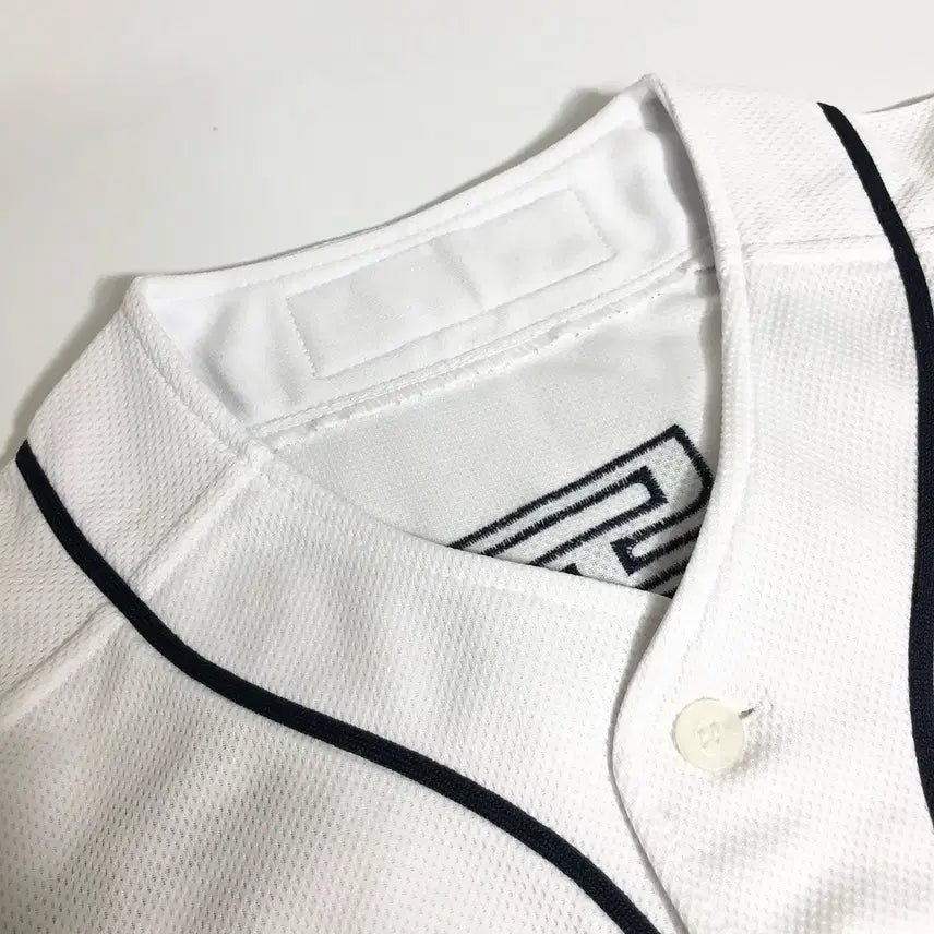 [BUNJANG] Doosan Bears Kim Dong-ju Baseball Jersey L / 두산 베어스 김동주 유니폼 L