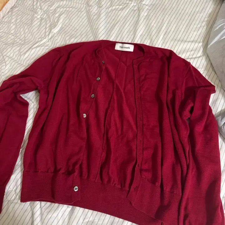 [BUNJANG] Tonywack Super Fine Wool Crewneck Cardigan Red / 토니웩 슈퍼 파인 울 크루넥 가디건 레드
