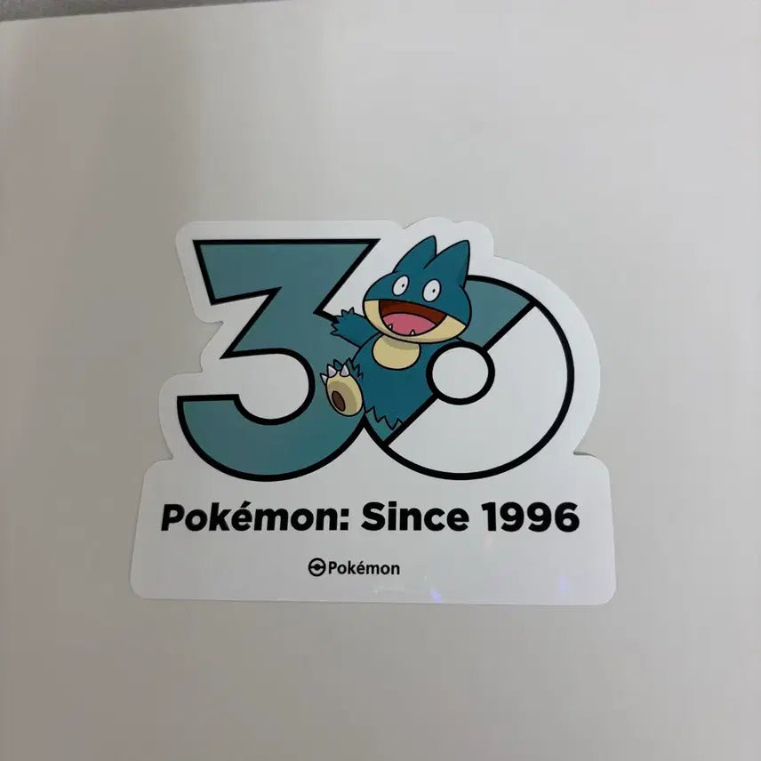 [SOLD OUT] 포켓몬 30주년 로고스티커 먹고자