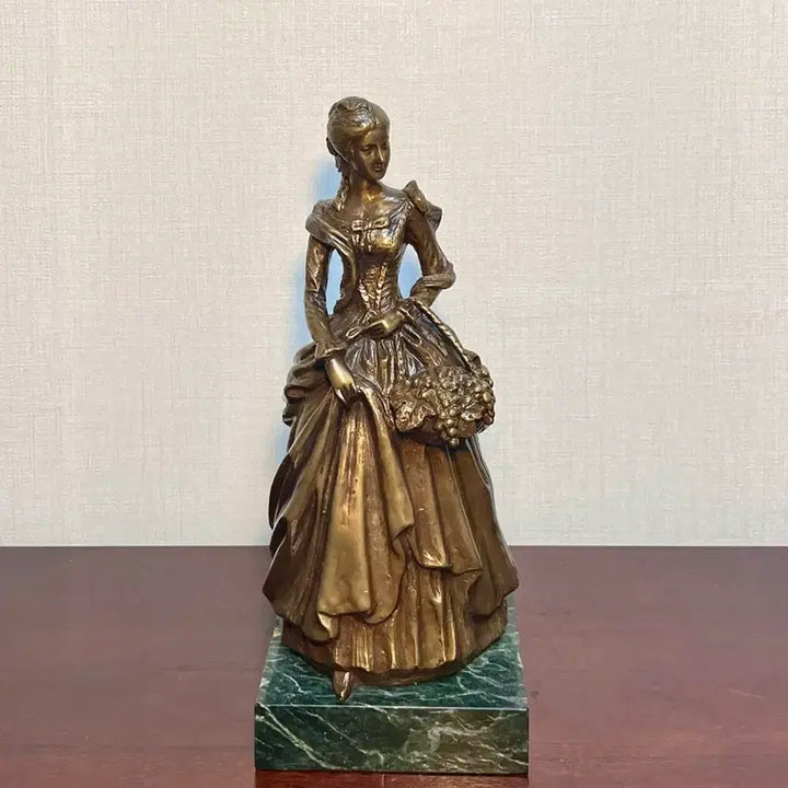 [BUNJANG] Kim Beon Bronze Charlotte Sculpture with Marble Base / 김번 동브론즈) 샤를로트 조각상 중형 대리석 좌대
