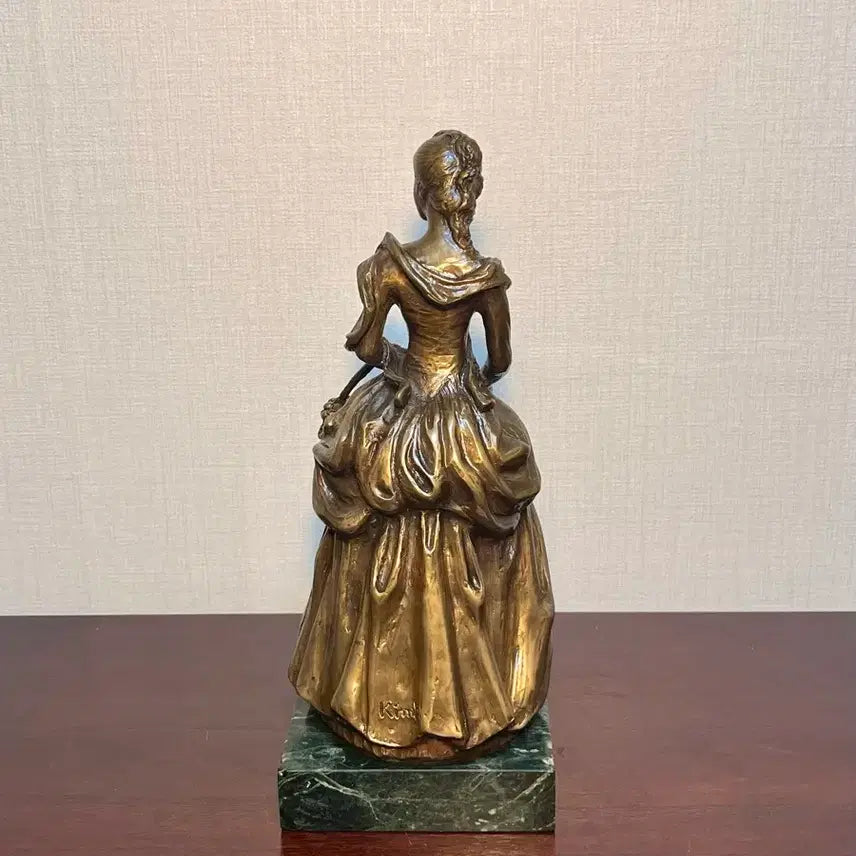 [BUNJANG] Kim Beon Bronze Charlotte Sculpture with Marble Base / 김번 동브론즈) 샤를로트 조각상 중형 대리석 좌대