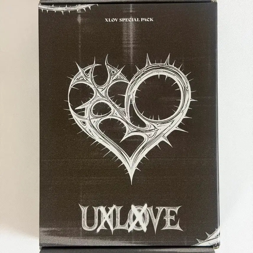 [BUNJANG] UXLXVE XLOV Unlove Special Pack Photocard Bundle Set / 엑스러브 UXLXVE 스페셜팩 (구성품 모두 포함)