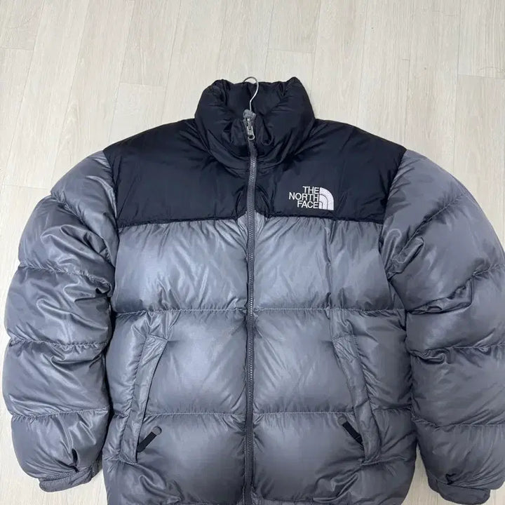 [BUNJANG] The North Face 700 Fill Down Nuptse Jacket / 노스페이스 눕시 패딩 700 검회 그레이