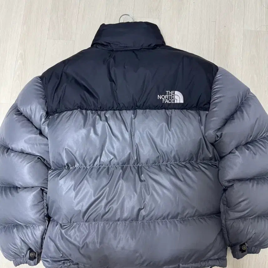 [BUNJANG] The North Face 700 Fill Down Nuptse Jacket / 노스페이스 눕시 패딩 700 검회 그레이