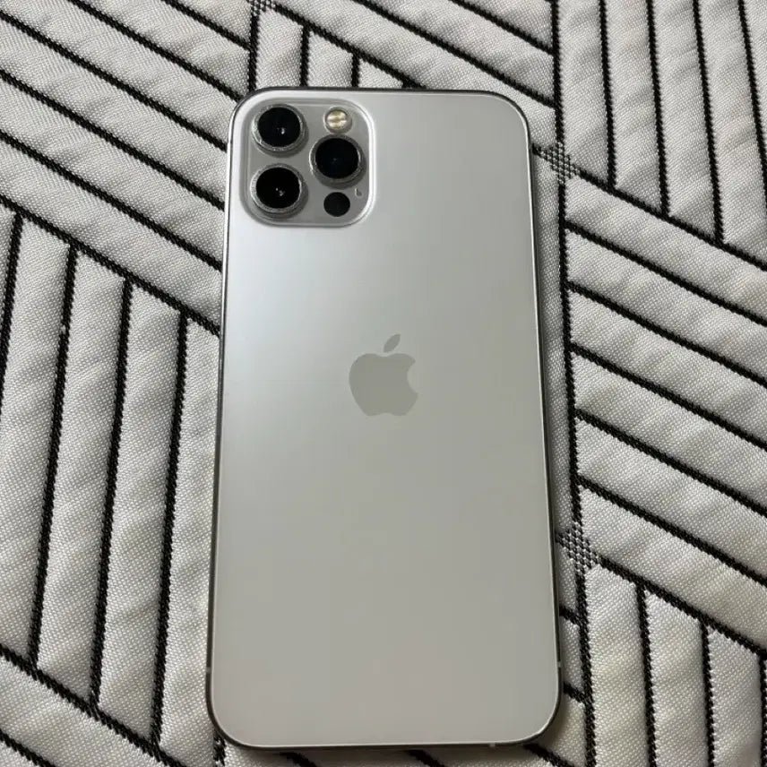 [BUNJANG] Apple iPhone 12 Pro 128GB Silver / 아이폰 12프로 128GB 실버