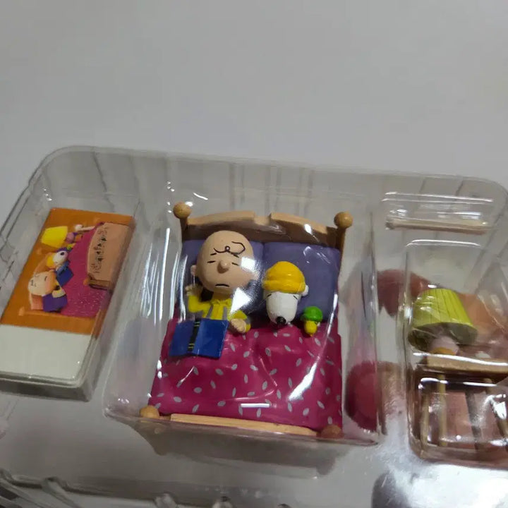 [BUNJANG] Vintage Snoopy &amp; Brown Character Goods Classic Cartoon Doll Figure Bed / 빈티지 토이 캐릭터 굿즈 고전 만화 인형 피규어 스누피 브라운 침대
