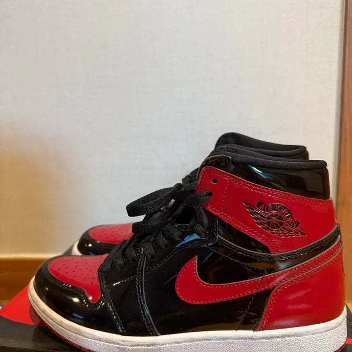 [BUNJANG] Air Jordan 1 Retro High OG Patent Bred / 조던1 레트로 하이 OG 페이턴트 브레드 260